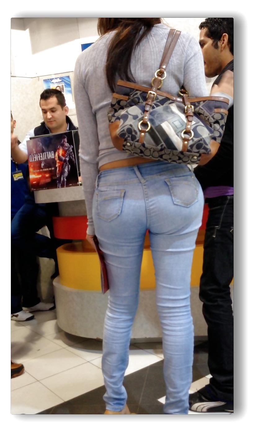 12P Hot ass in jeans