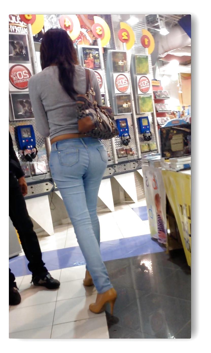 12P Hot ass in jeans