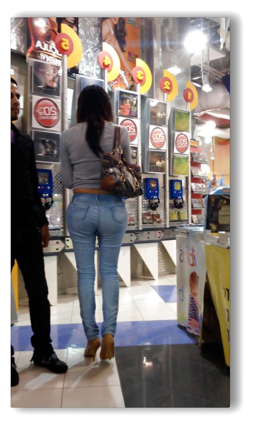 12P Hot ass in jeans