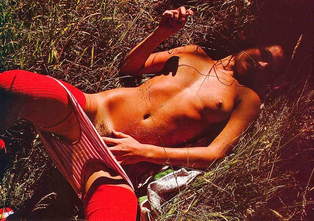25P Caught with their pants down - Escape of the 70s hairy bush!