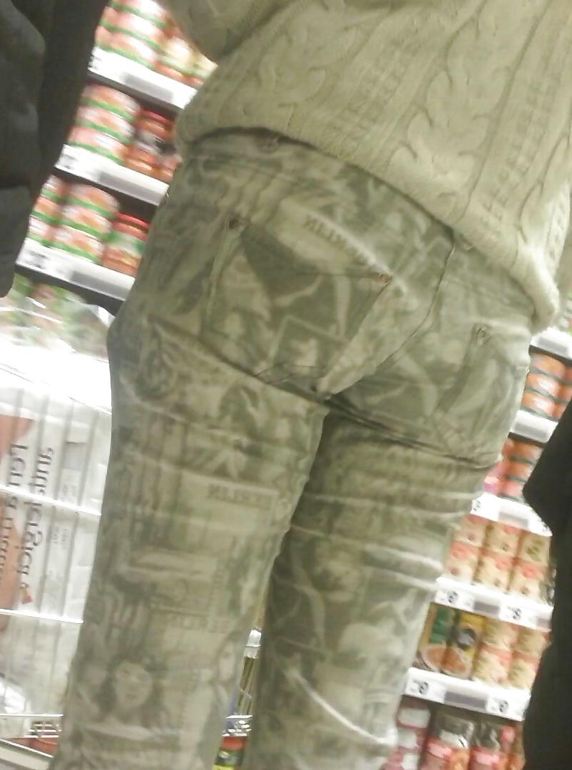 25P Spy supermarket old + young sexy ass romanian