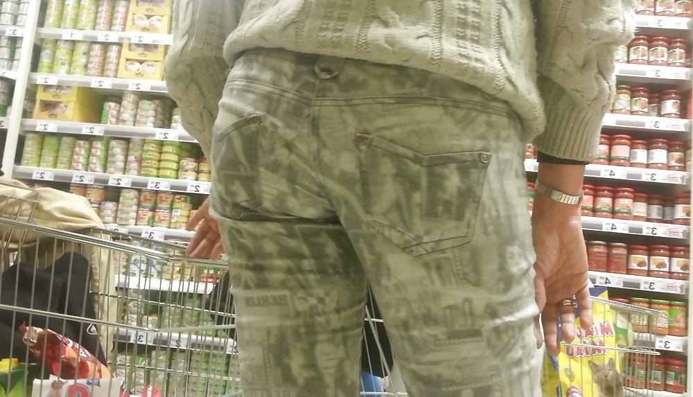25P Spy supermarket old + young sexy ass romanian