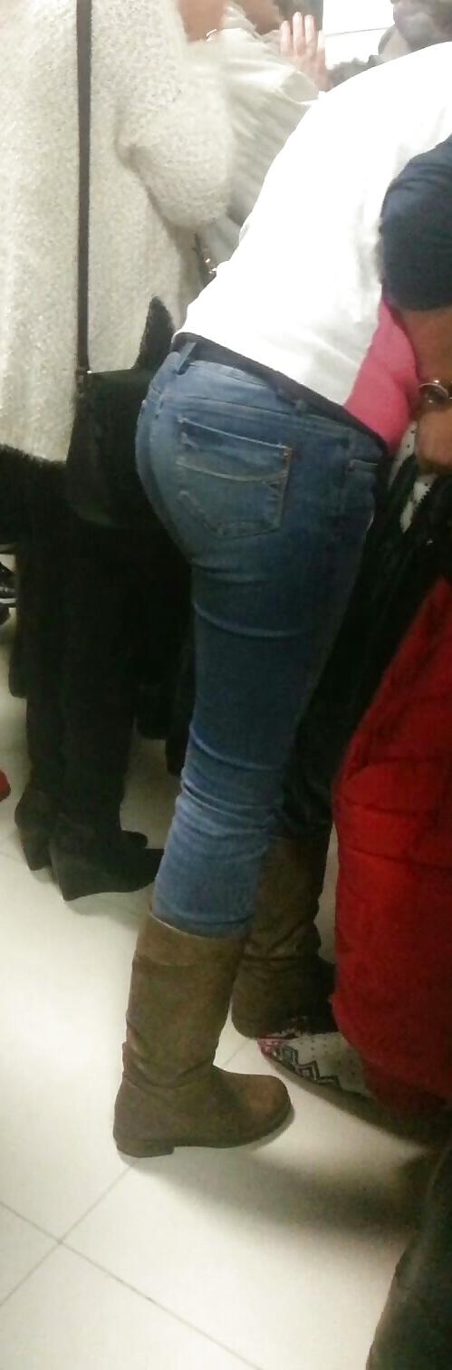25P Spy supermarket old + young sexy ass romanian