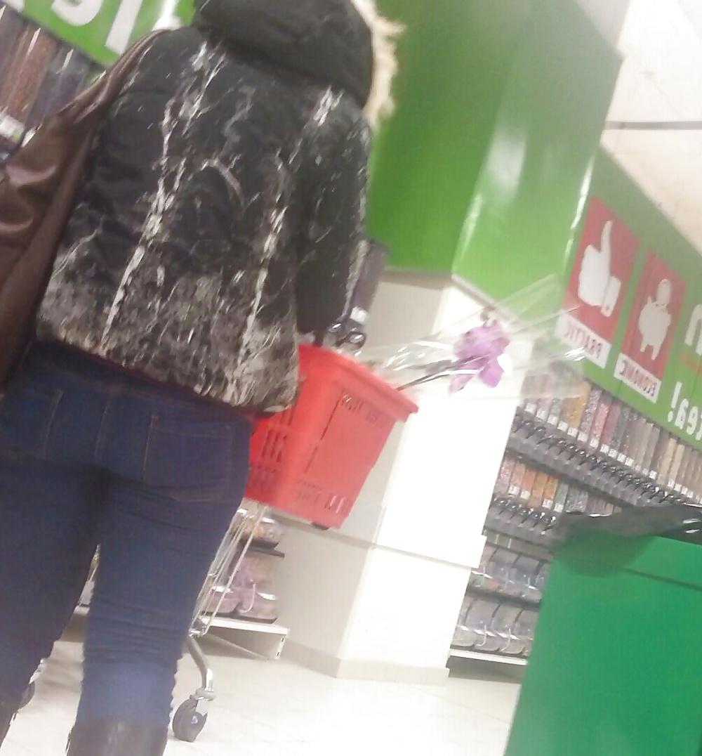 25P Spy supermarket old + young sexy ass romanian