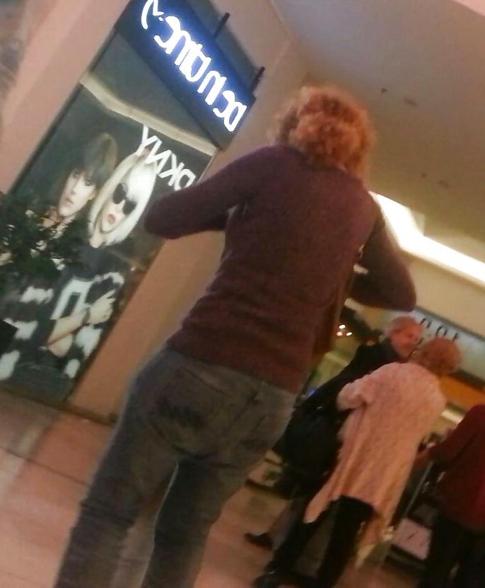 25P Spy supermarket old + young sexy ass romanian