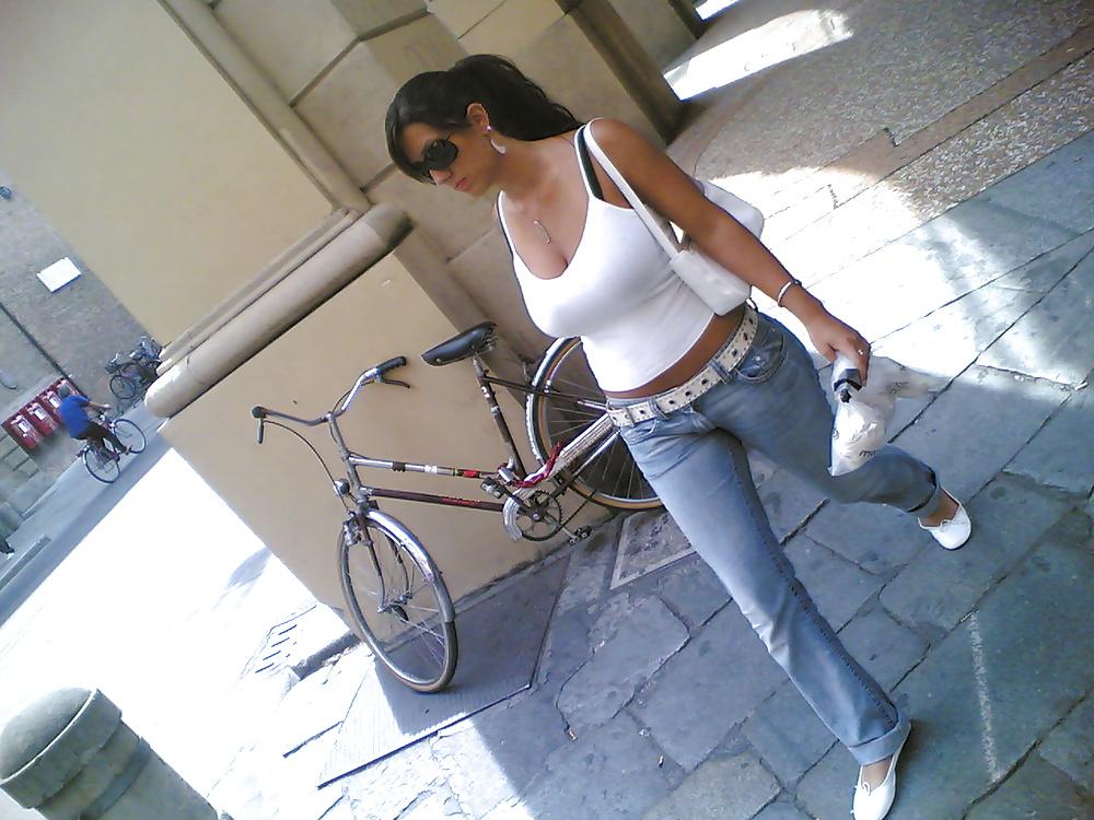 5P Candid Busty White Tanktop