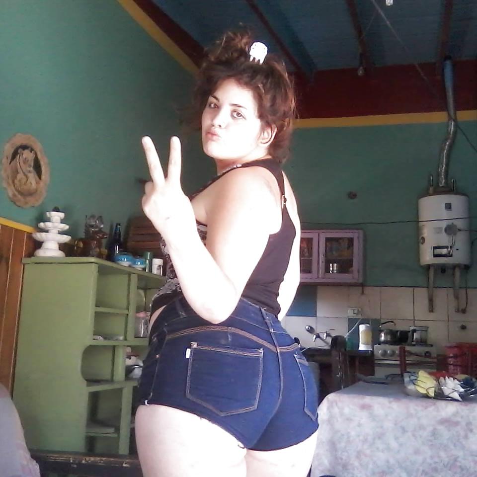 23P Gordita chica kiere pene