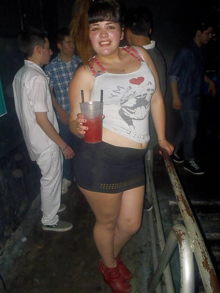 23P Gordita chica kiere pene