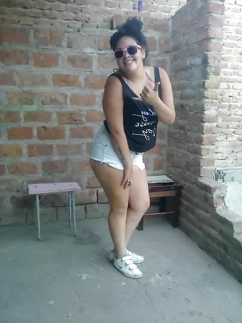 23P Gordita chica kiere pene
