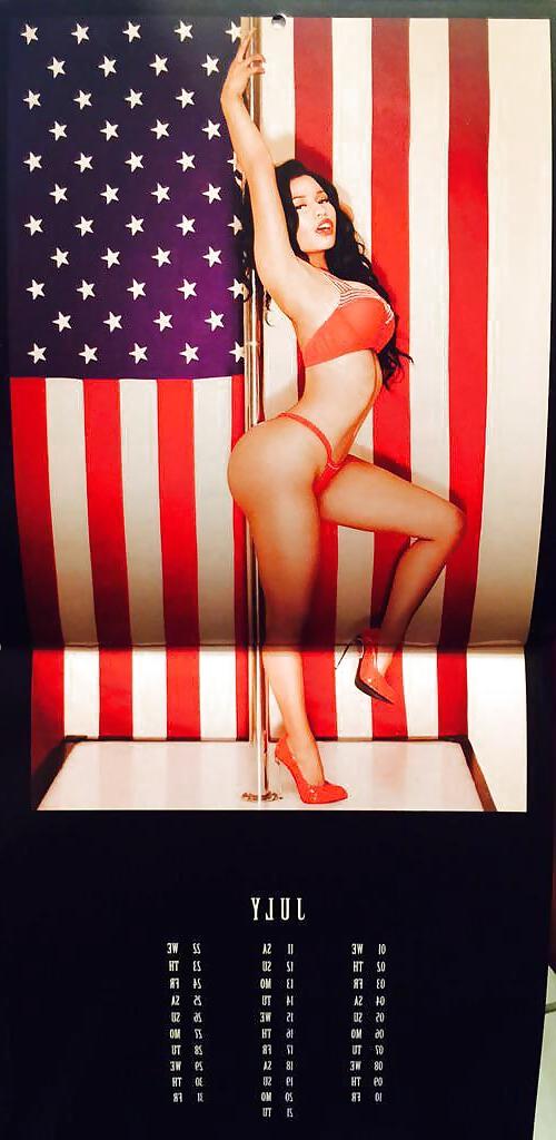 13P NICKI MINAJ 2015 CALENDAR 