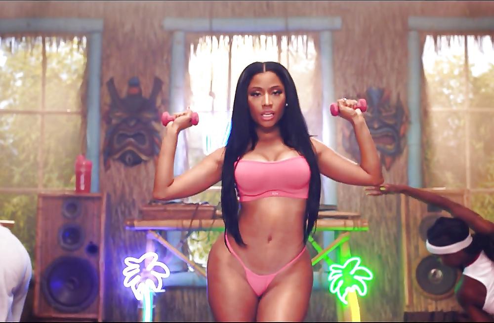 25P Nicki Minaj The Pinkprint 2015 Calendar