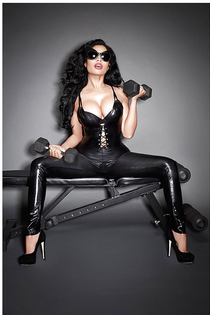 25P Nicki Minaj The Pinkprint 2015 Calendar