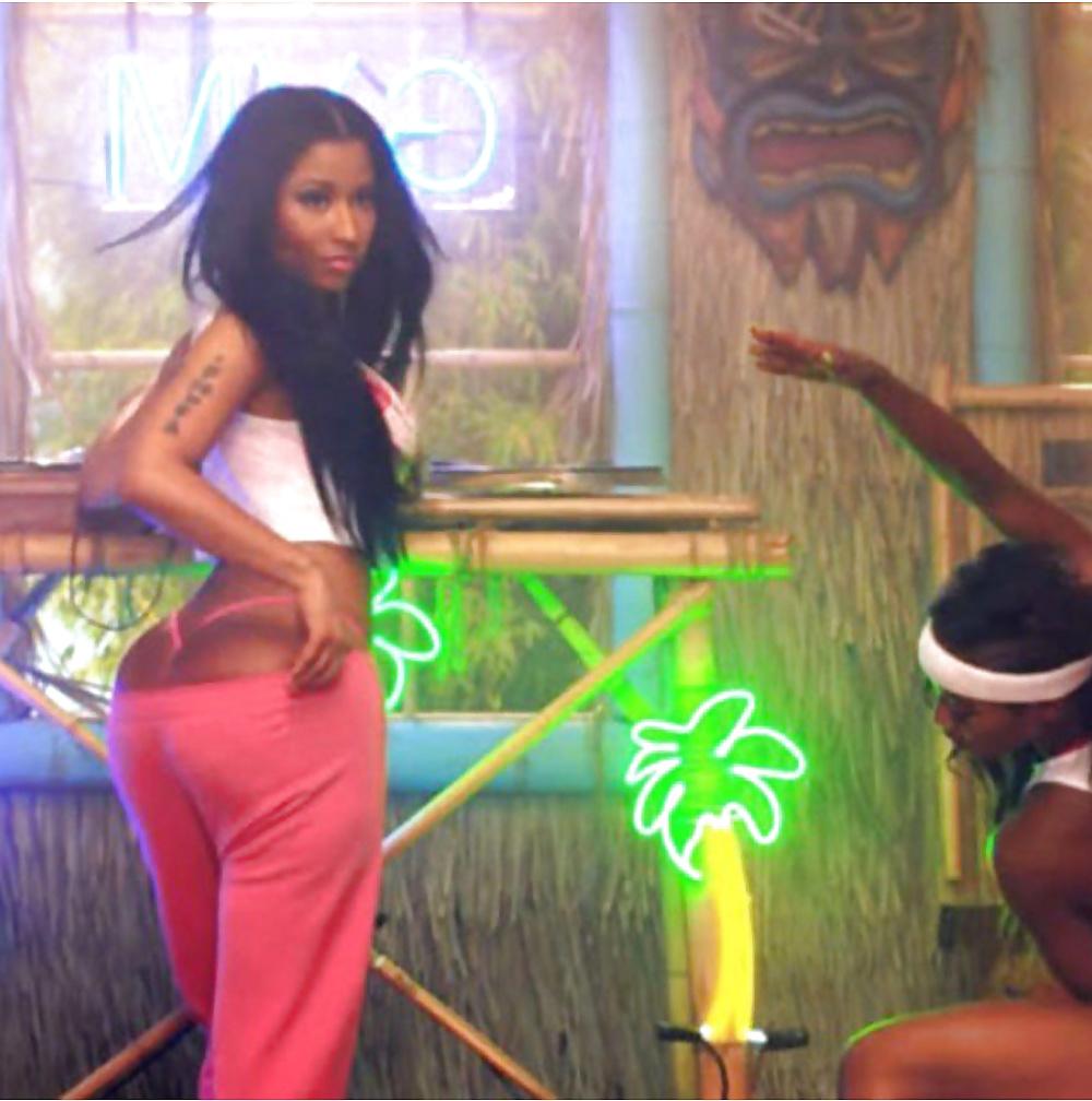 25P Nicki Minaj The Pinkprint 2015 Calendar