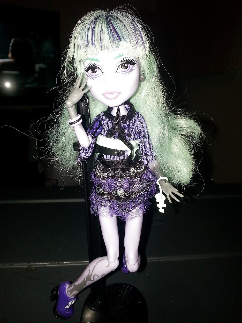 18P A Monster High Haunting (Dolls)