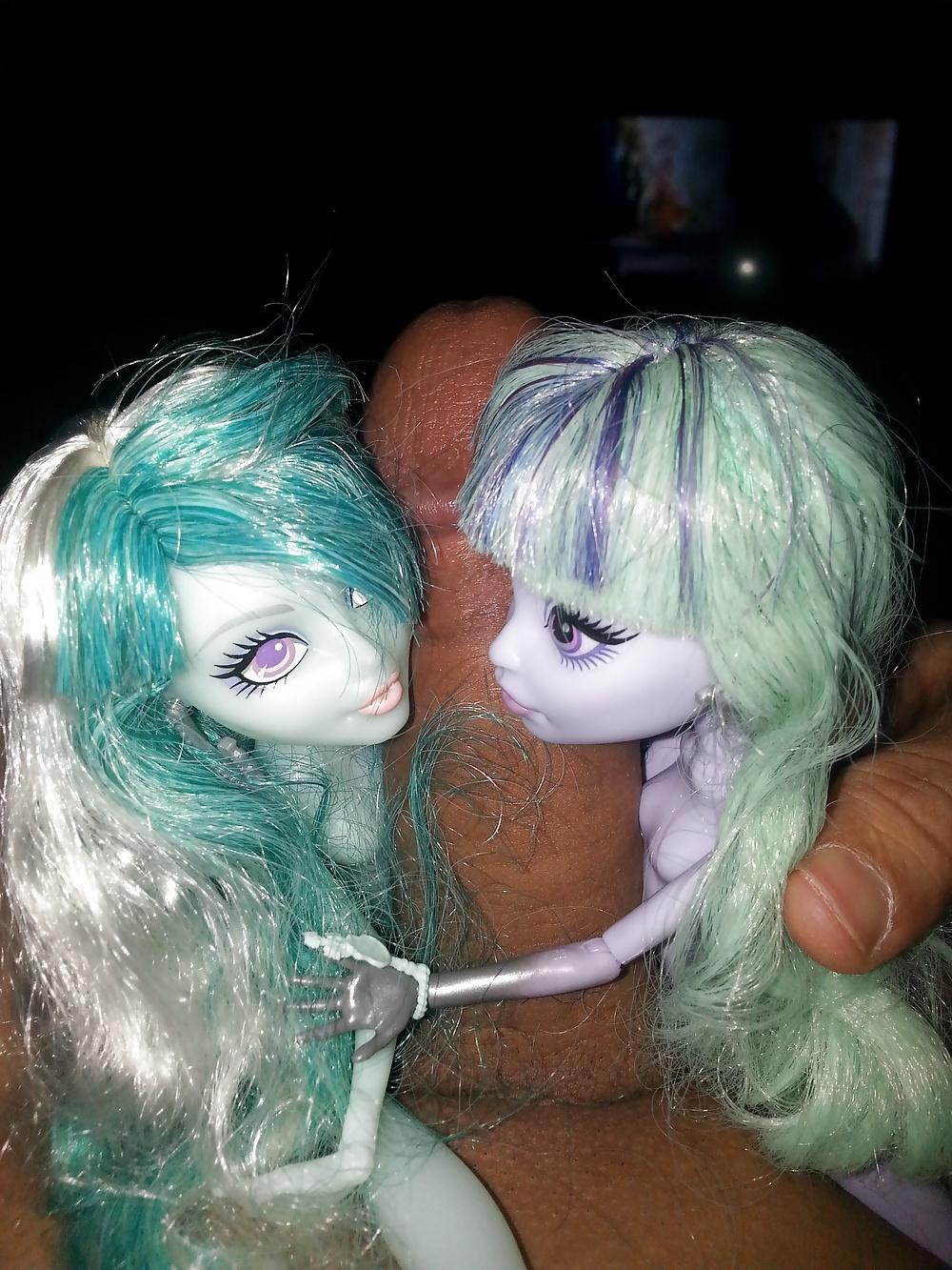 18P A Monster High Haunting (Dolls)