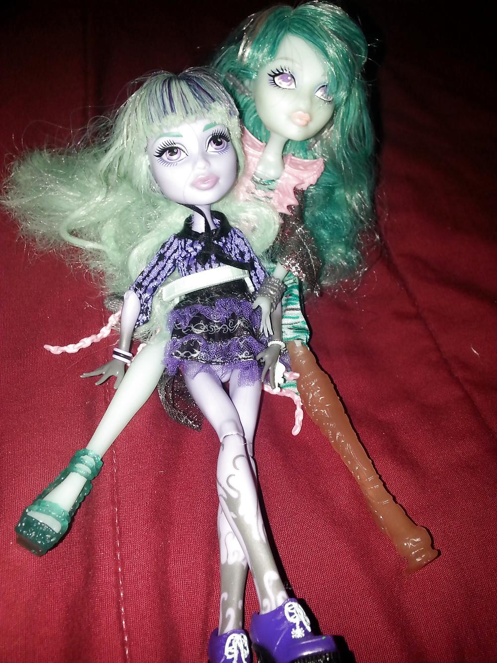 18P A Monster High Haunting (Dolls)