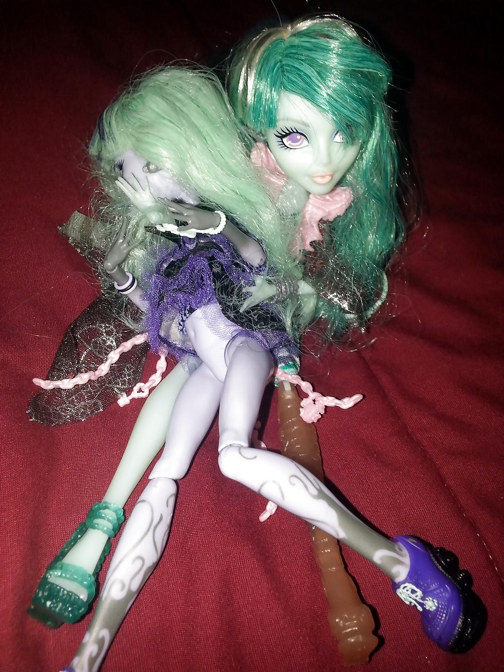 18P A Monster High Haunting (Dolls)