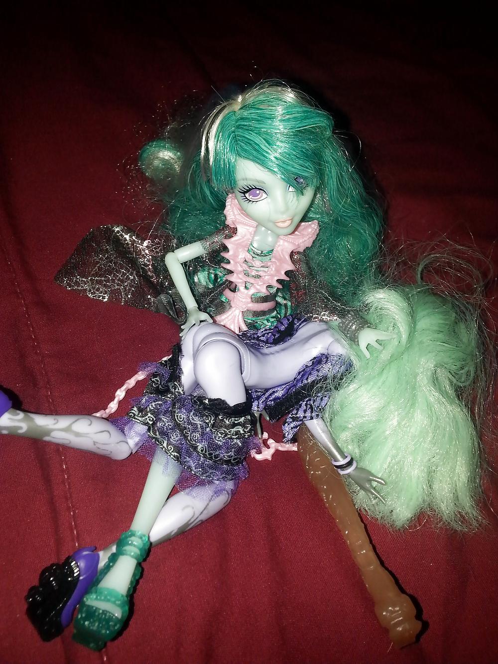 18P A Monster High Haunting (Dolls)