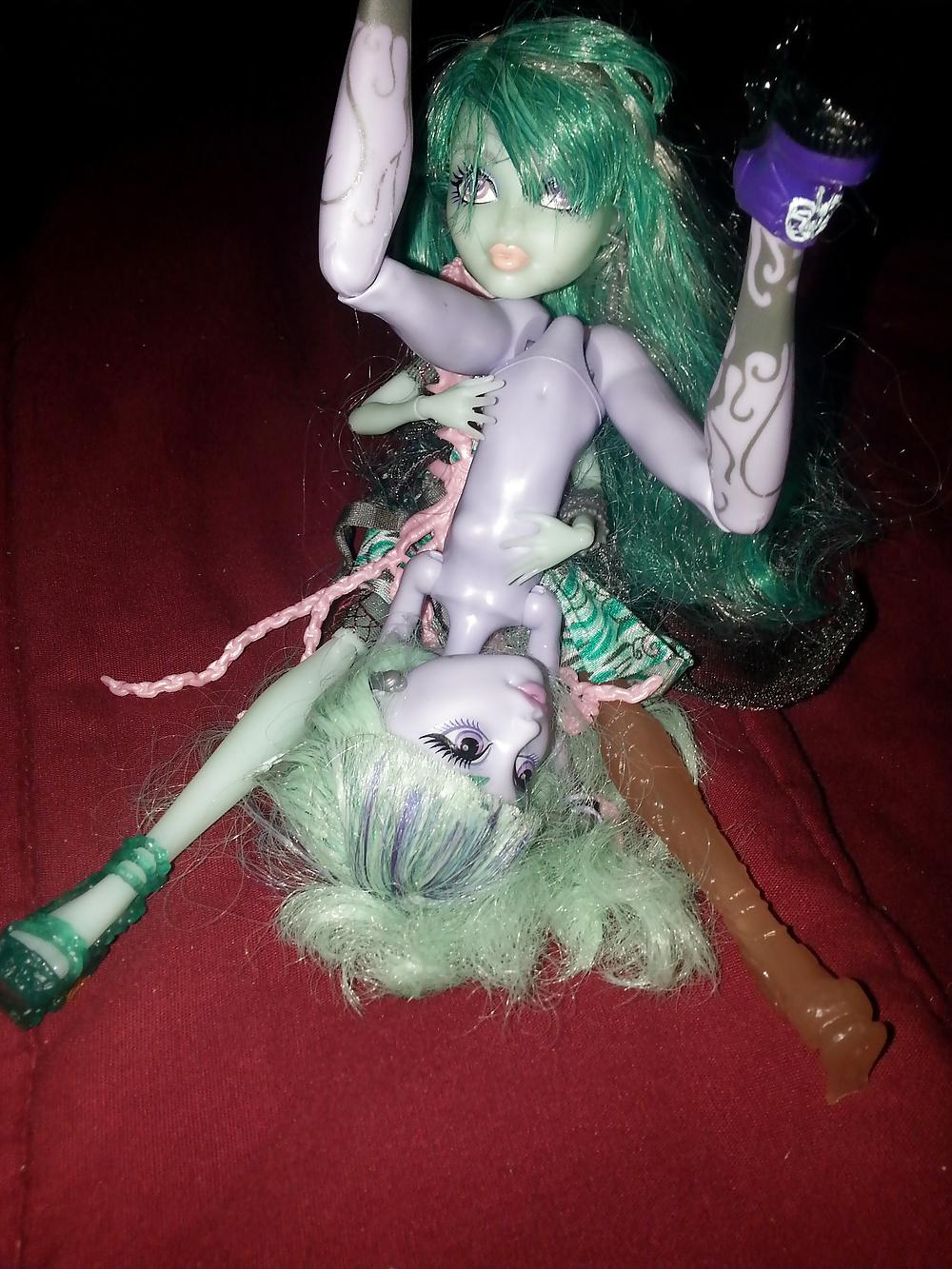 18P A Monster High Haunting (Dolls)