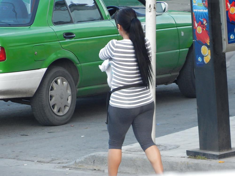 25P Nice butts-Culos Danzantes
