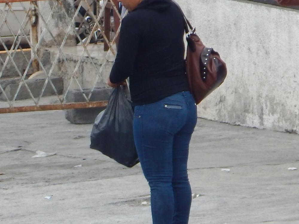 25P Nice butts-Culos Danzantes