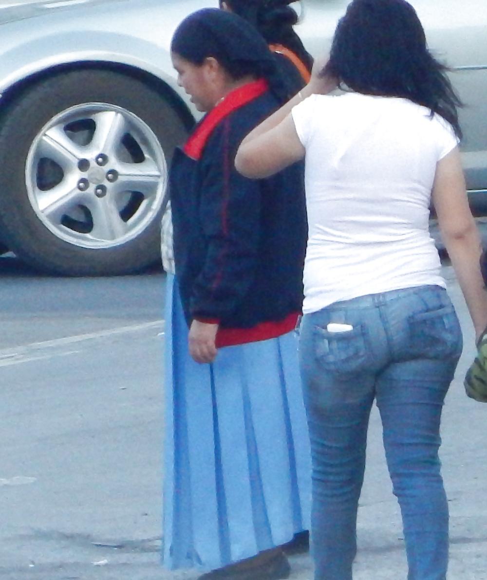 25P Nice butts-Culos Danzantes