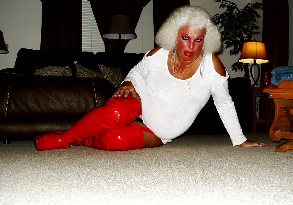 25P Red Booted T-PAWG