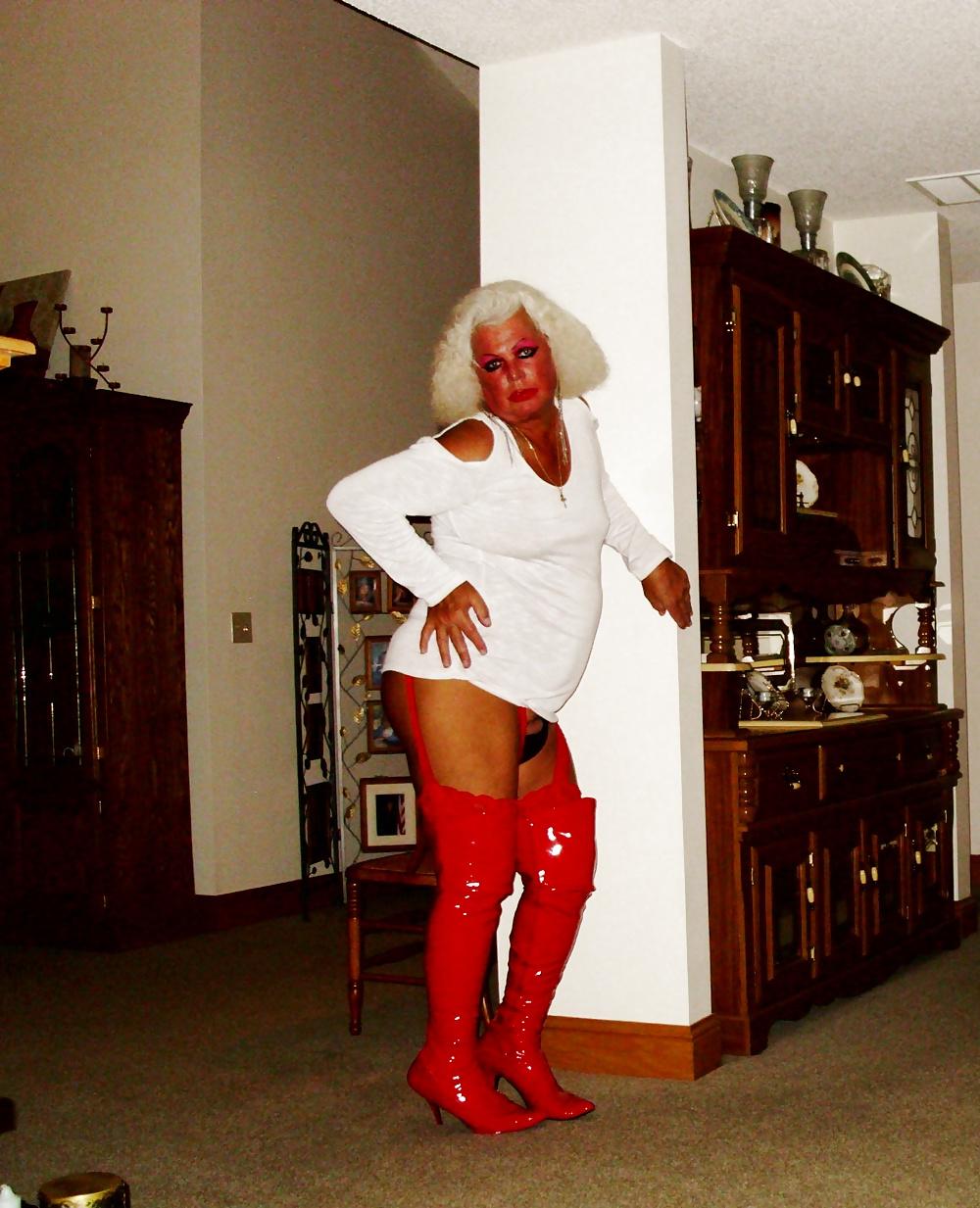 25P Red Booted T-PAWG