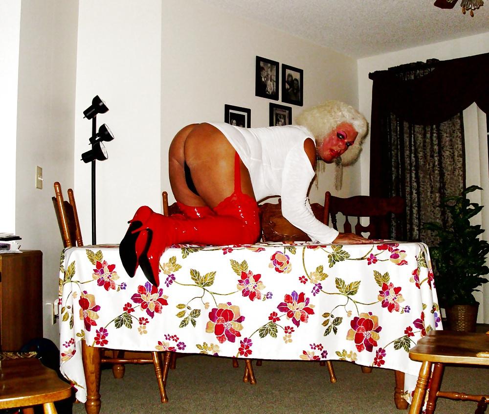 25P Red Booted T-PAWG