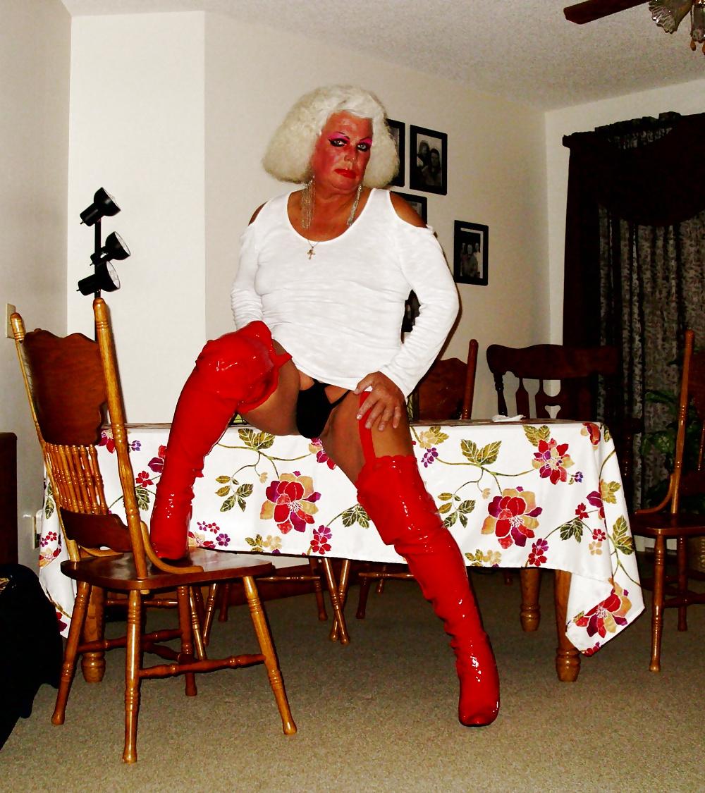 25P Red Booted T-PAWG