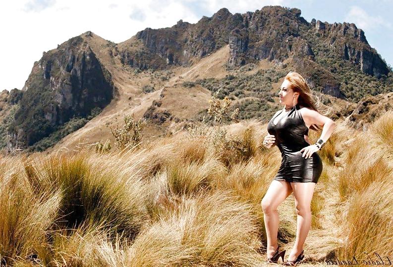 25P Latinas in pantyhose shyni pantyhose