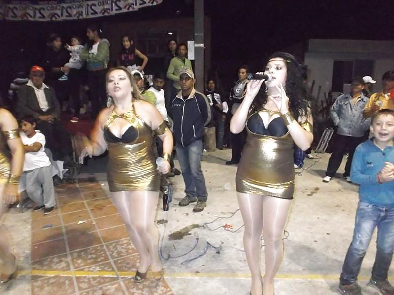25P Latinas in pantyhose shyni pantyhose