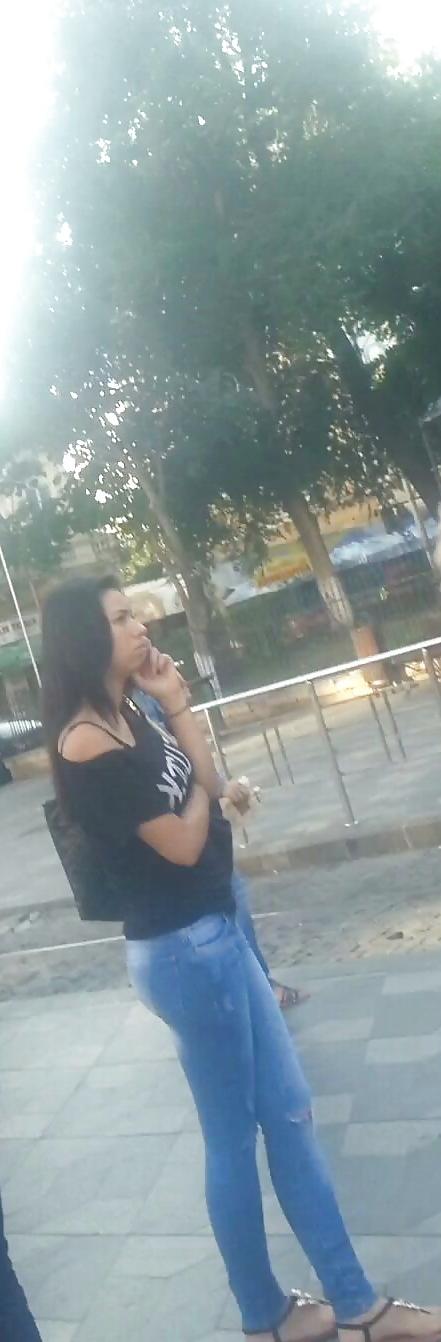 11P Spy sexy brunette face and ass romanian