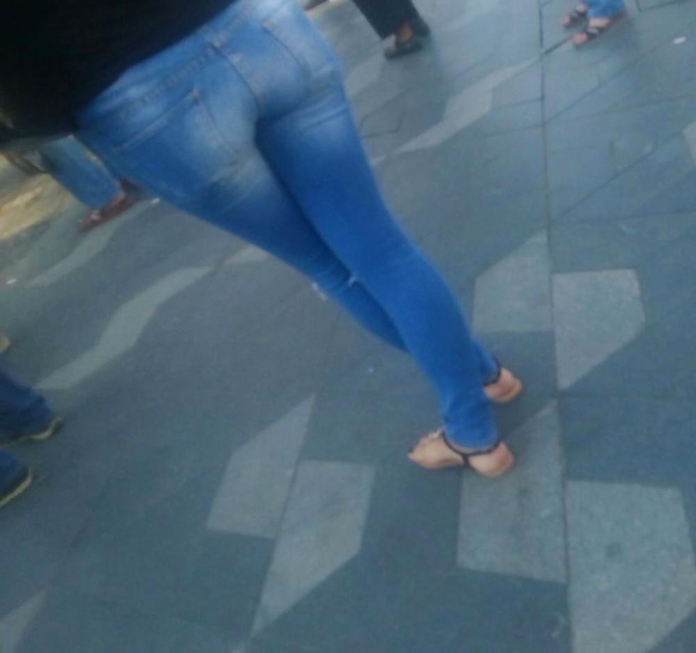 11P Spy sexy brunette face and ass romanian