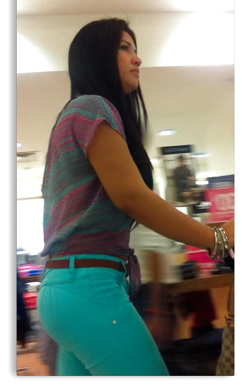 11P Sexy Candid Ass