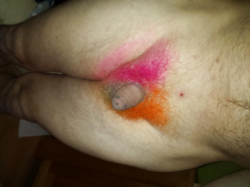 6P Slave has his pubes dyed pink
