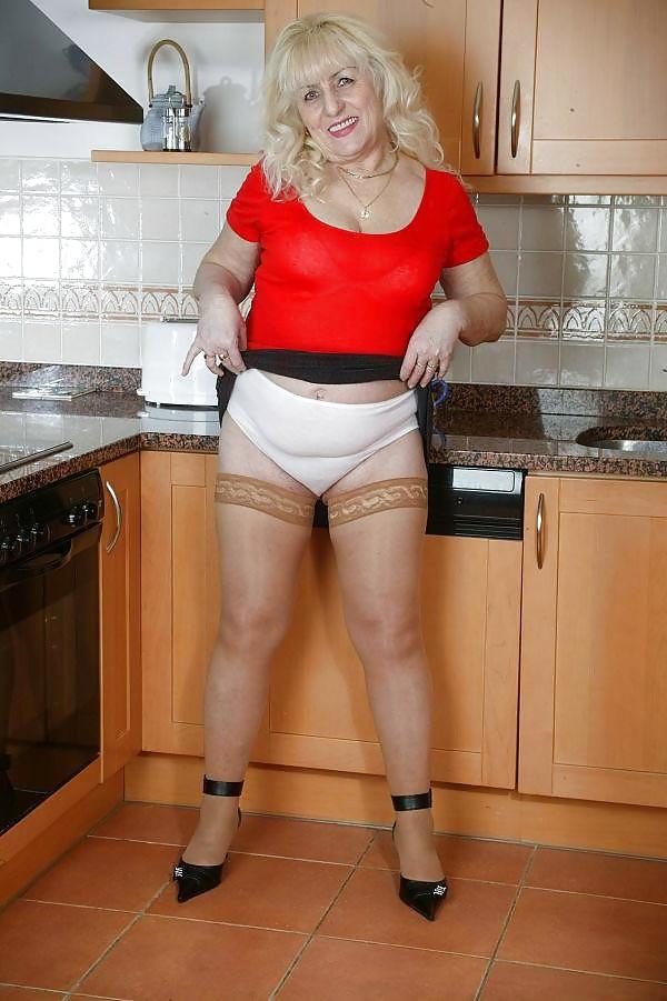 25P For the lovers of granny panties