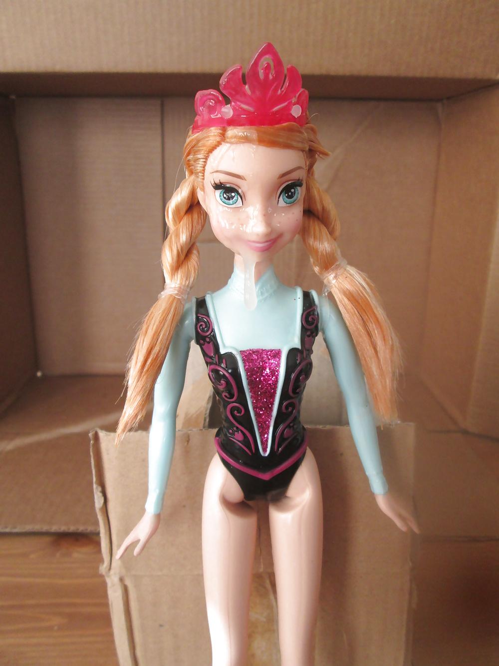 14P Anna doll cumshot