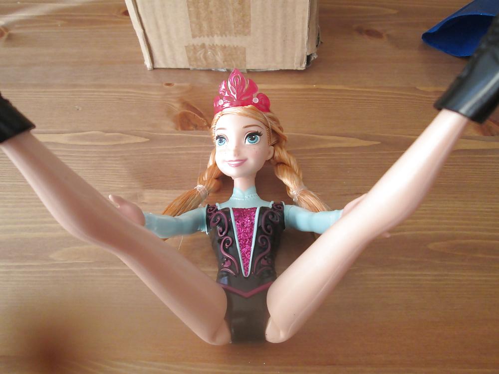 14P Anna doll cumshot