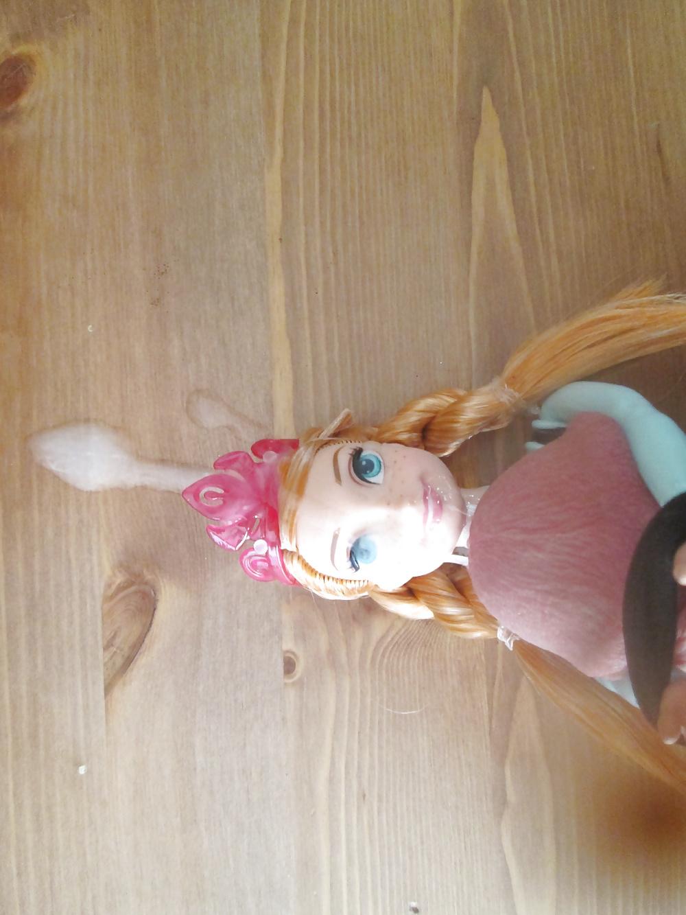 14P Anna doll cumshot