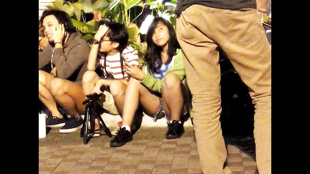 8P BOSO Ateng burara-Nakabukaka sa sidewalk