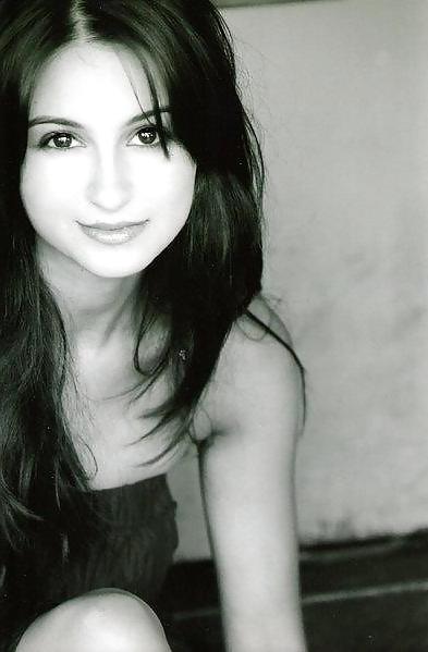 25P Canadian Girl Melanie Papalia