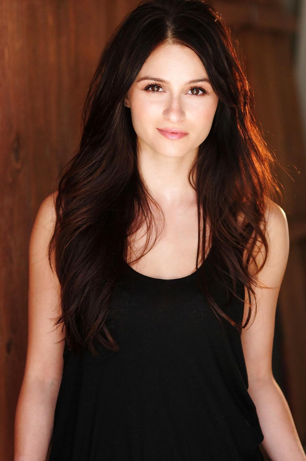 25P Canadian Girl Melanie Papalia
