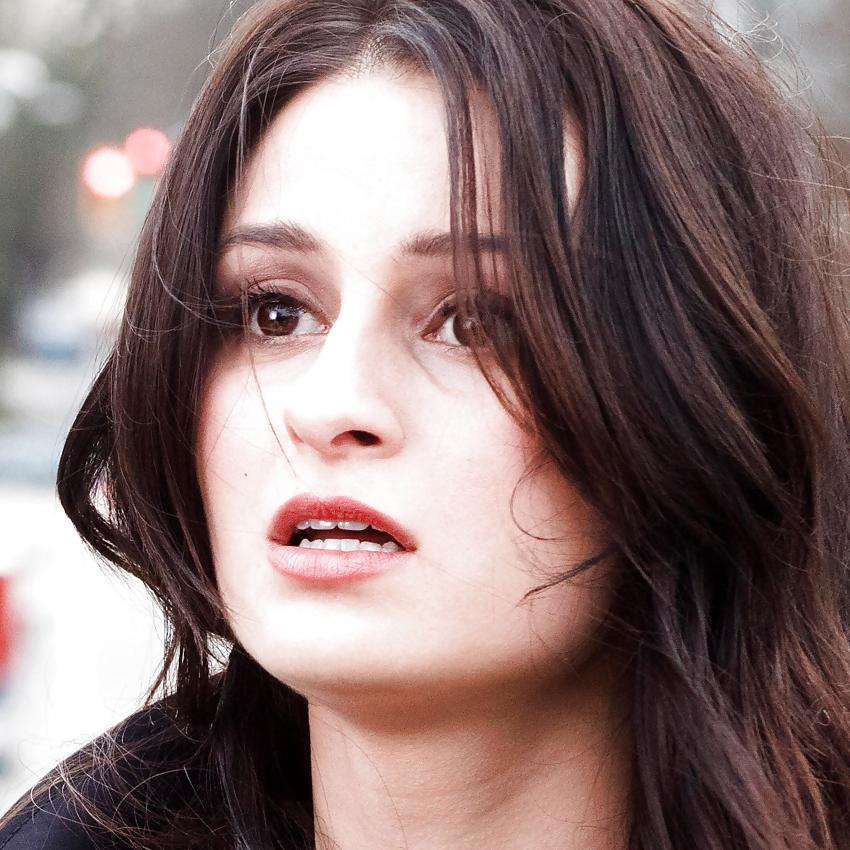 25P Canadian Girl Melanie Papalia