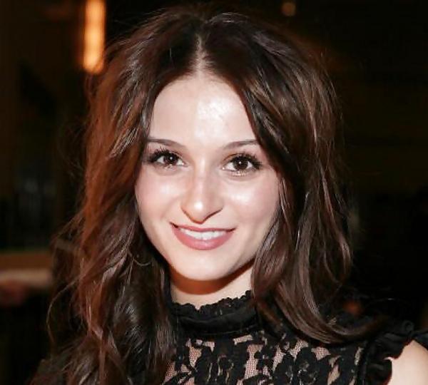 25P Canadian Girl Melanie Papalia