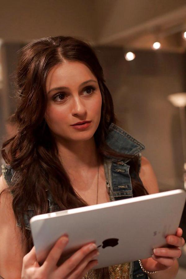 25P Canadian Girl Melanie Papalia