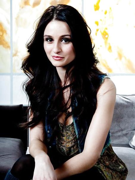 25P Canadian Girl Melanie Papalia