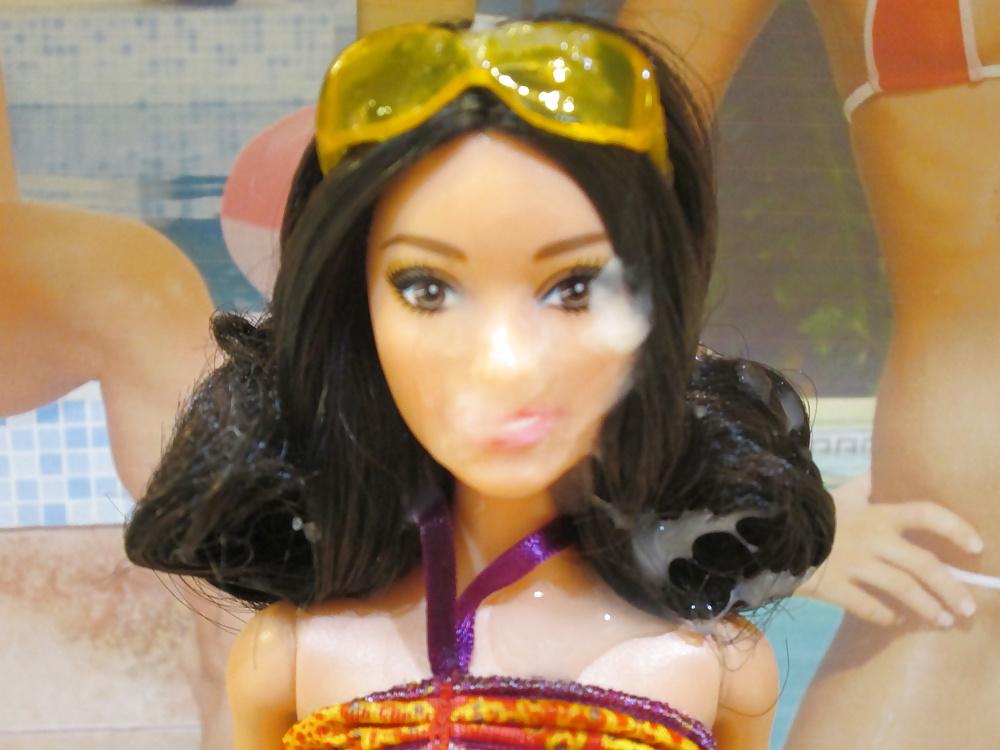7P Bikini doll cumshot