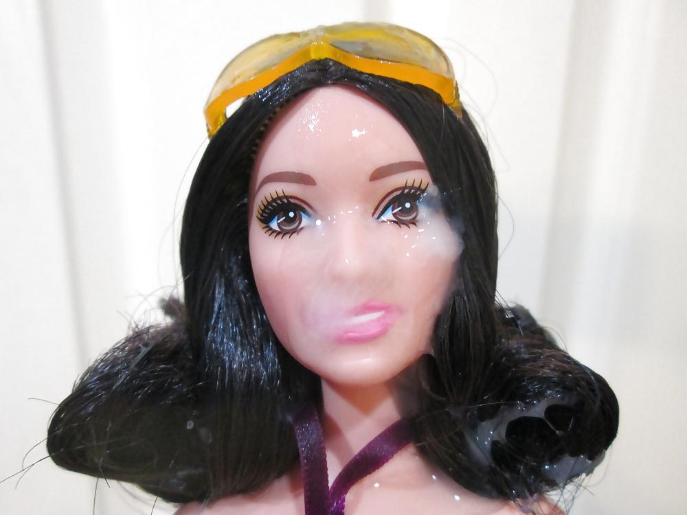 7P Bikini doll cumshot