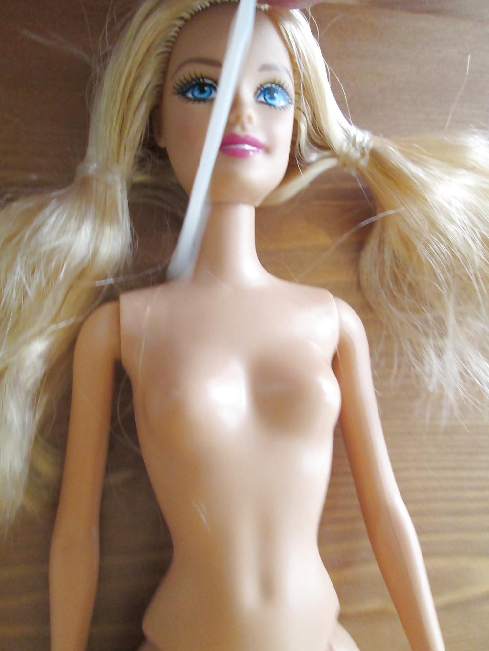 25P Blond bikini doll cumshot
